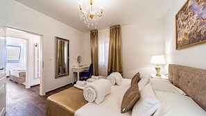 5 bedrooms, iron/ironing board, free WiFi, bed sheets