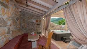 Tina de hidromasaje interior