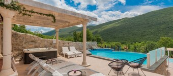 Villa Kameni Cvijet - Makarska by Villas Guide