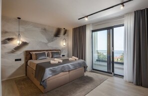 4 chambres, fer et planche à repasser, Wi-Fi gratuit, draps fournis