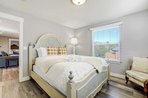 2 bedrooms, iron/ironing board, travel cot, WiFi