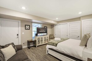 1 dormitorio, tabla de planchar con plancha, cuna de viaje y wifi