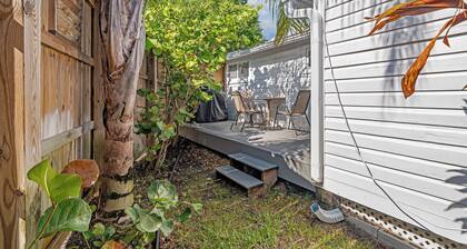 Uptown Delight l Dog Friendly l Walk to Downtown!