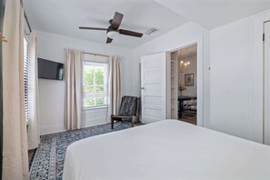 2 habitaciones, tabla de planchar con plancha, cuna de viaje y wifi