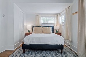 Unclassified image, 4 of 35, button