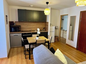 Interior - Villa Anita -town center -private parking- wifi. (Barcelonnette)