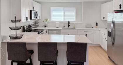 No Stairs • Private Duplex Unit • 4BR 2BA • AC & WiFi • SeaTac