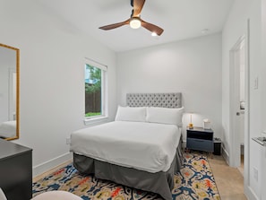 3 bedrooms, iron/ironing board, WiFi, bed sheets - Modern 3-bedroom townhome in Dallas with Private Rooftop, Private Garage, Grill (Dallas)