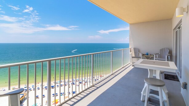 A balcony with a view of the beach and ocean. - Seawind 1502 (Gulf Shores)