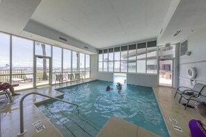Indoor pool, outdoor pool - Seawind 1502 (Gulf Shores)