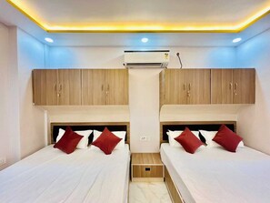 Habitación familiar | Escritorio, espacio para trabajar con laptop y wifi gratis 