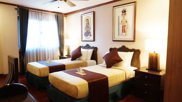 Double or Twin Room | In-room safe, desk, laptop workspace, blackout curtains