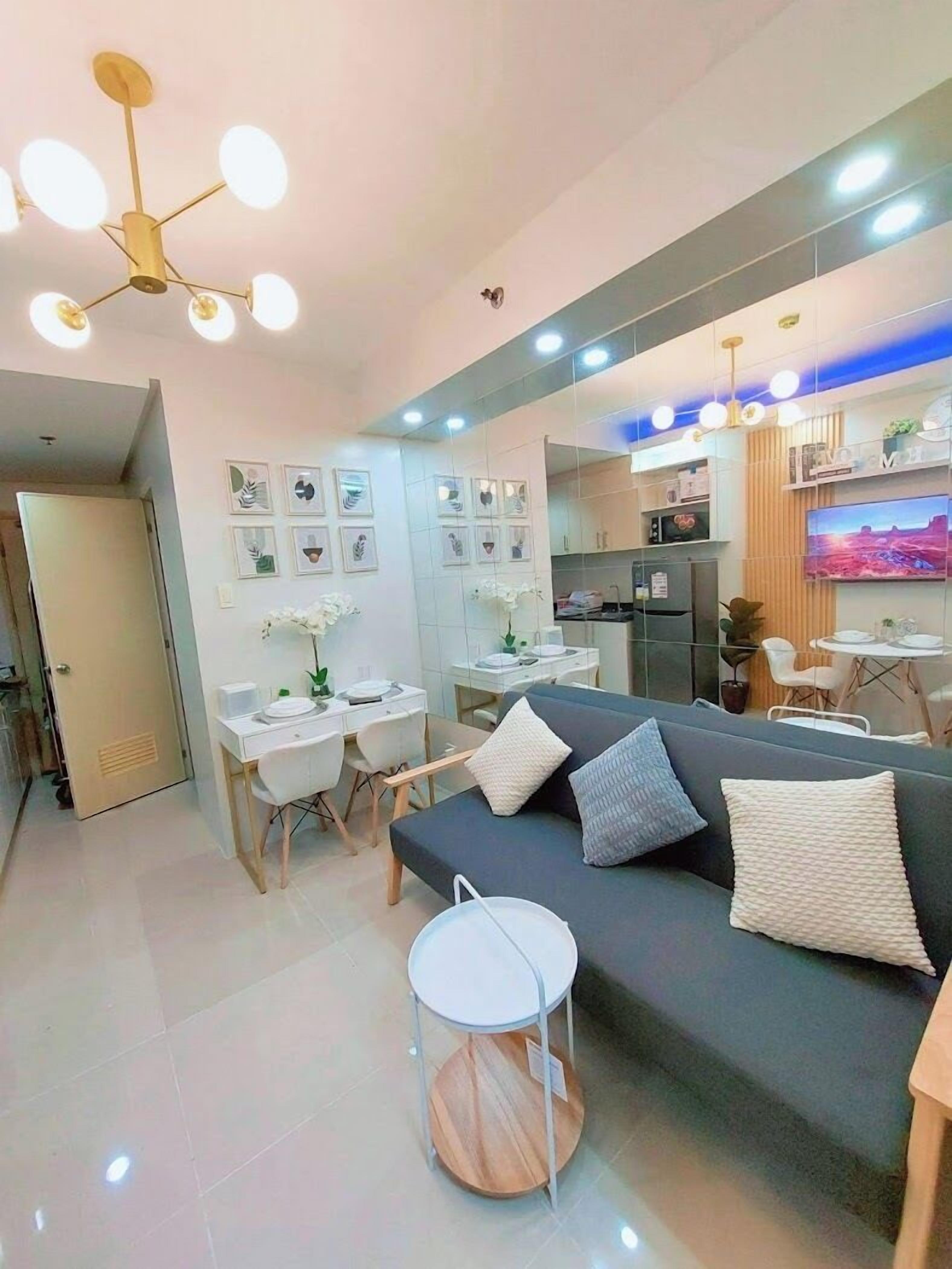 Standard Room, 1 Bedroom | Living area | Flat-screen TV