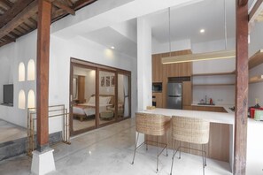 Villa, 3 chambres | Cuisine privée | Réfrigérateur, micro-ondes, lave-vaisselle, cafetière/bouilloire