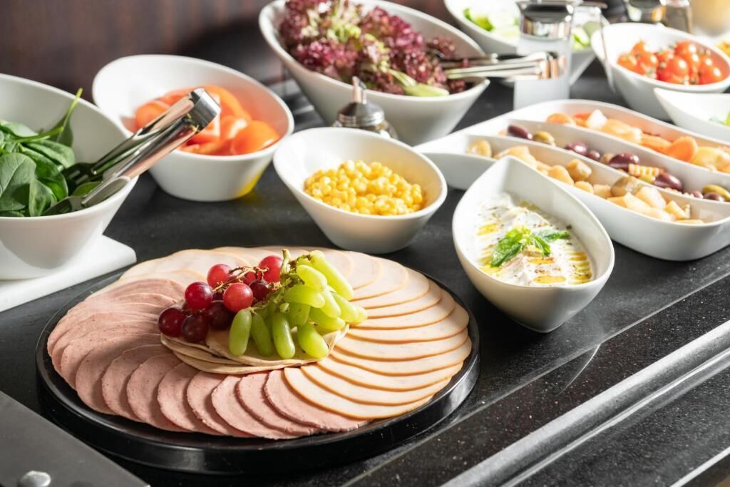 Daily buffet breakfast for a fee