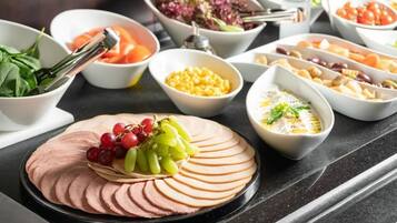 Daily buffet breakfast for a fee
