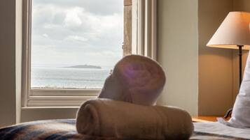 7 bedrooms, iron/ironing board, free WiFi, bed sheets