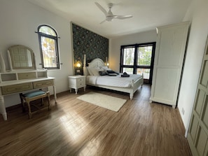 4 chambres, fer et planche à repasser, Wi-Fi, draps fournis