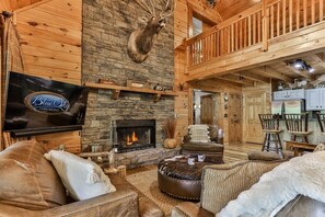Smart TV, chimenea y videojuegos 