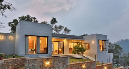 Misty Villa - Spacious 5-bedroom villa in serene Pussellawa