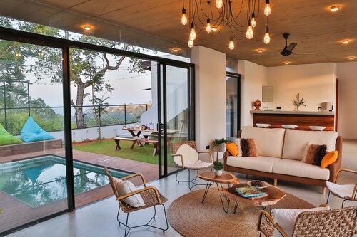 Misty Villa - Spacious 5-bedroom villa in serene Pussellawa