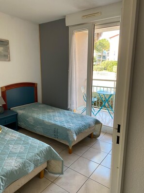 3 室のベッドルーム、アイロン / アイロン台、WiFi