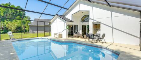 حمّام سباحة مُدفَّأ