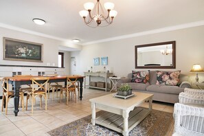 Interior - Winelands Golf Lodges 10 (Cape Town)