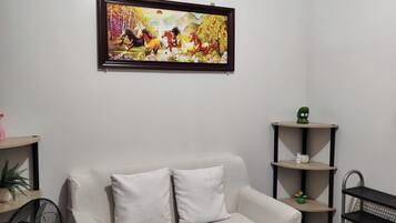 Standard Room, 1 Bedroom | Living area
