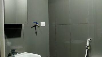 Standard Room, 1 Bedroom | Bathroom | Shower, free toiletries, slippers, towels