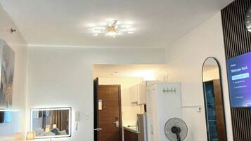 Standard Room, 1 Bedroom | Iron/ironing board, free WiFi