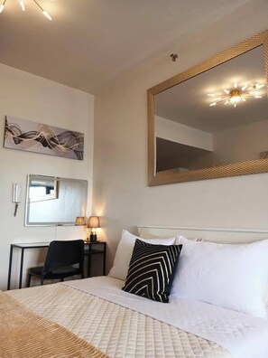 Iron/ironing board, free WiFi - Air Residences (Makati)