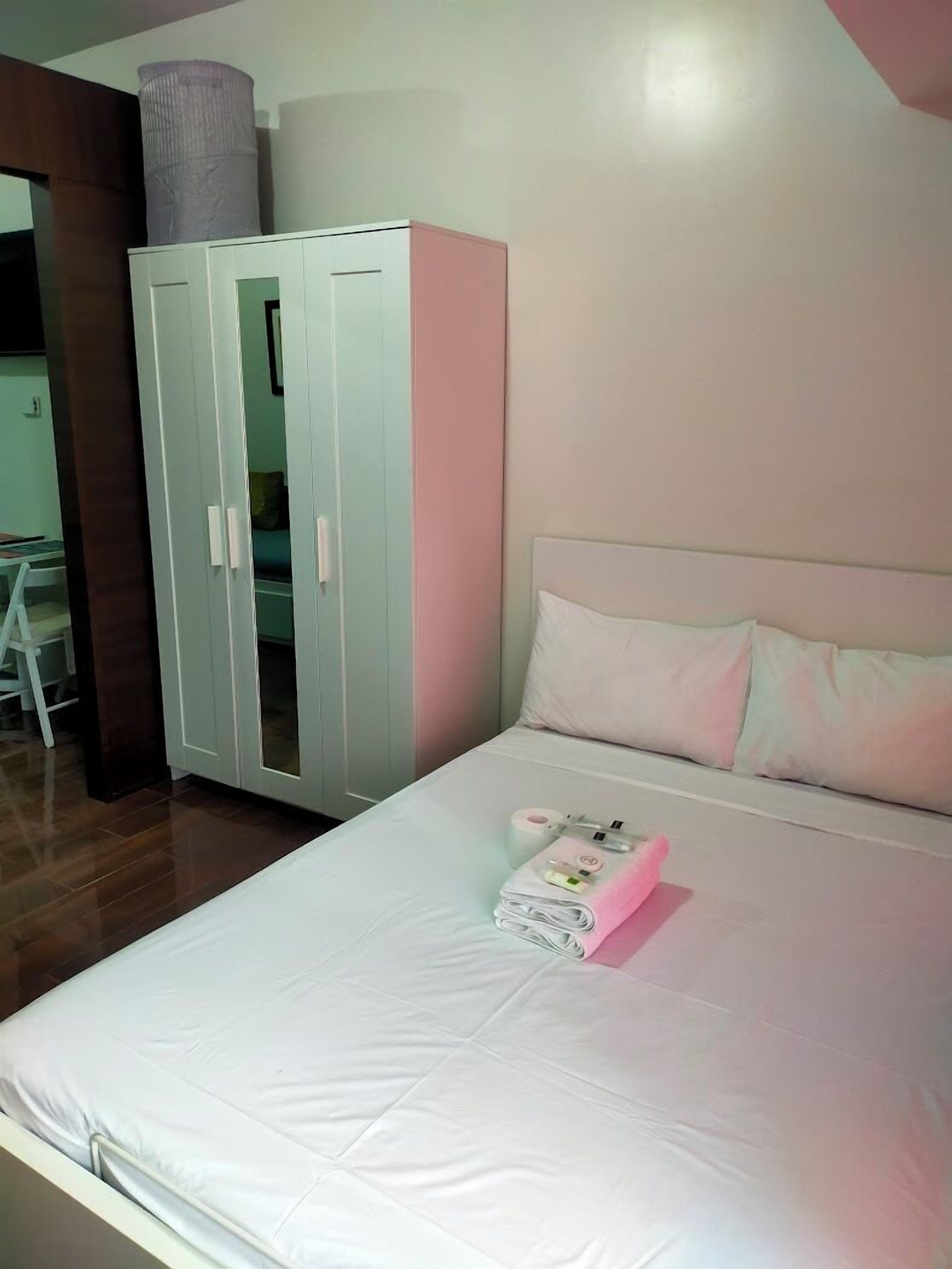 Standard Room, 1 Bedroom | Iron/ironing board, free WiFi