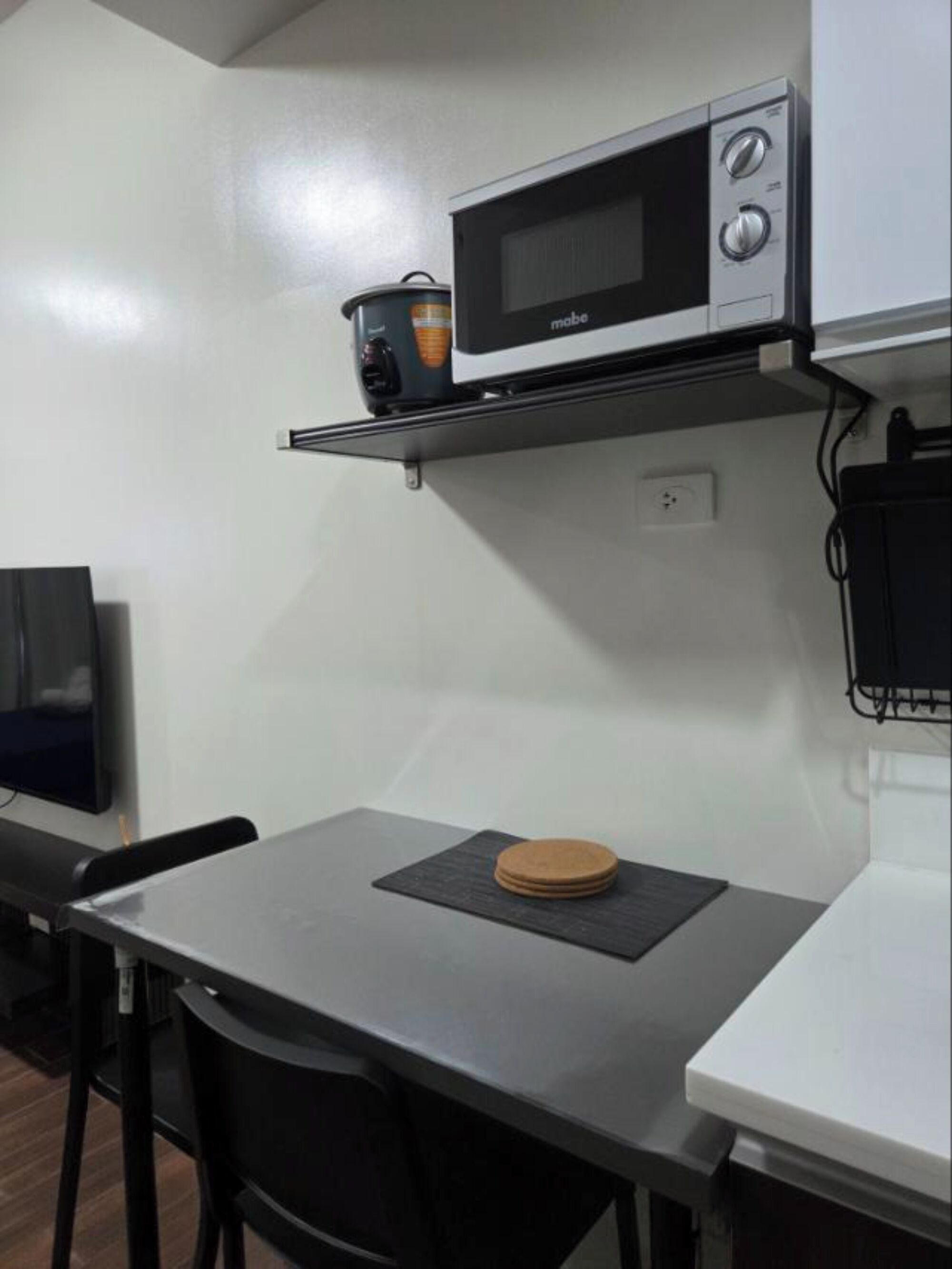 Standard Room, 1 Bedroom | In-room dining
