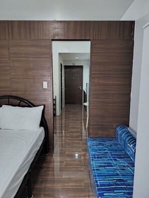 Standaard kamer, 1 slaapkamer | Een strijkplank/strijkijzer, gratis wifi