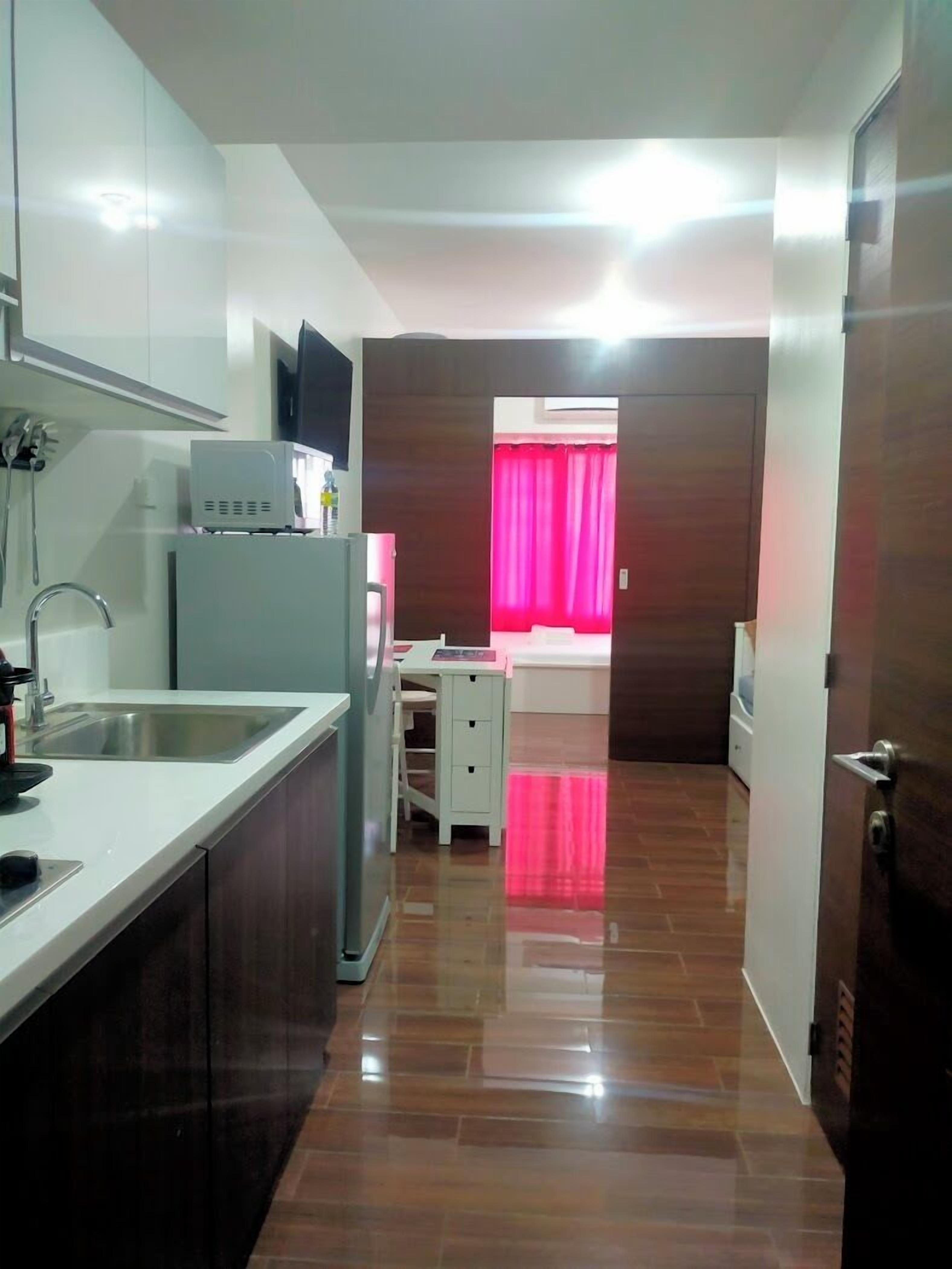 Iron/ironing board, free WiFi