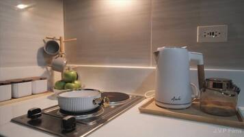 標準客房, 1 間臥室 | 私人廚房 | 雪櫃、微波爐、爐具、廚房用具/餐具/器皿