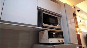 Standard Room, 1 Bedroom | Private kitchen