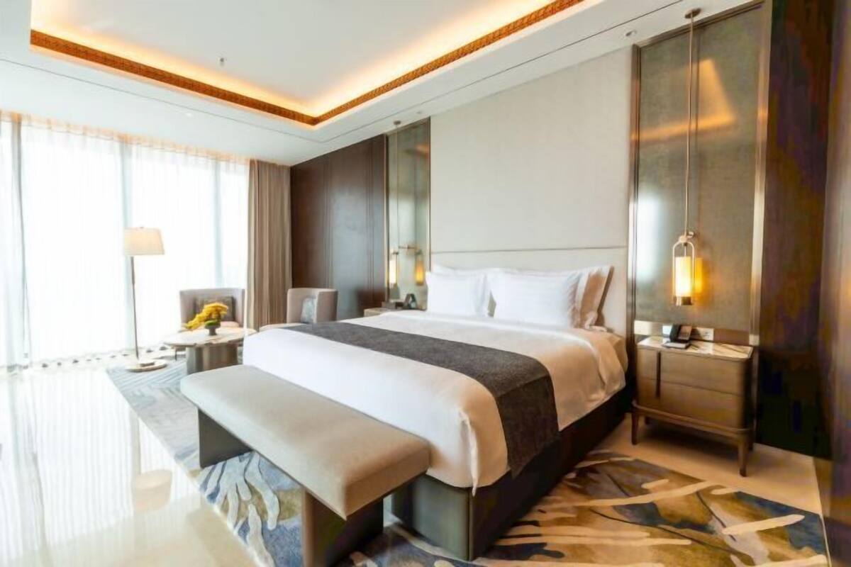 1 bedroom, in-room safe, desk, blackout curtains