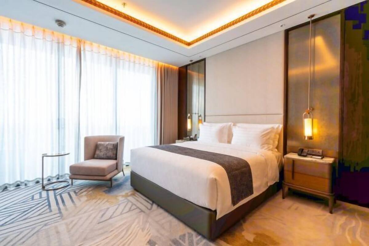 1 bedroom, in-room safe, desk, blackout curtains