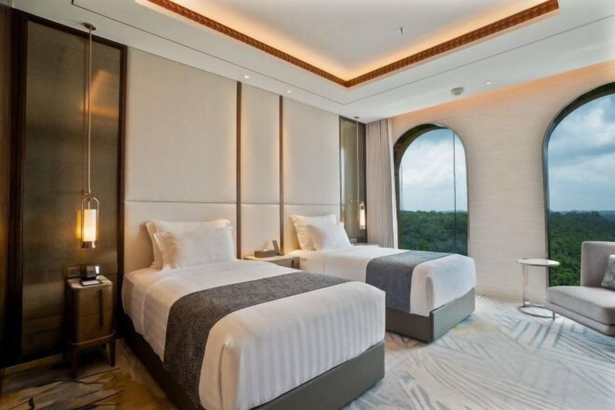 1 bedroom, in-room safe, desk, blackout curtains