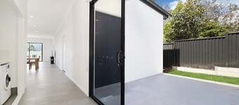 Brand New Luxury 3 bedroom Home / 3 ensuite - bathroom / Free Wifi