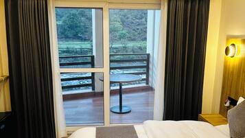 Quarto superior | Wi-Fi de cortesia, roupa de cama