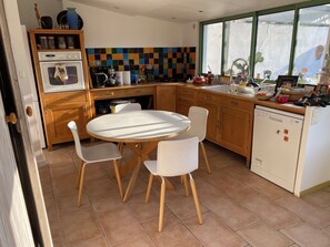 Private kitchen - House near Montpellier quiet and bright swimming pool (Laverune)