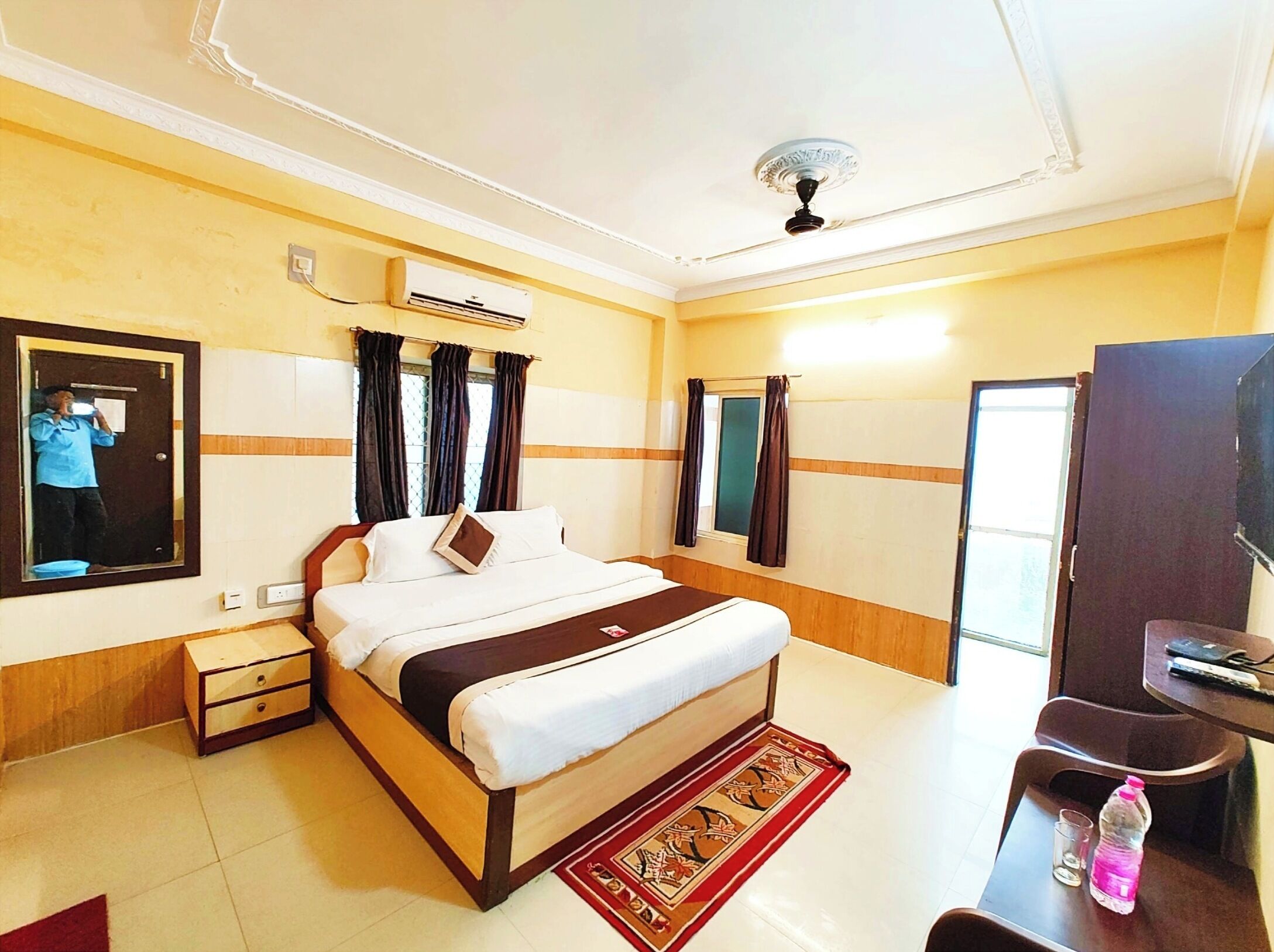 In-room safe, soundproofing, bed sheets