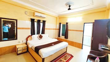 In-room safe, soundproofing, bed sheets