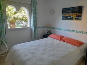 1 chambre, fer et planche à repasser, Wi-Fi, literie fournie