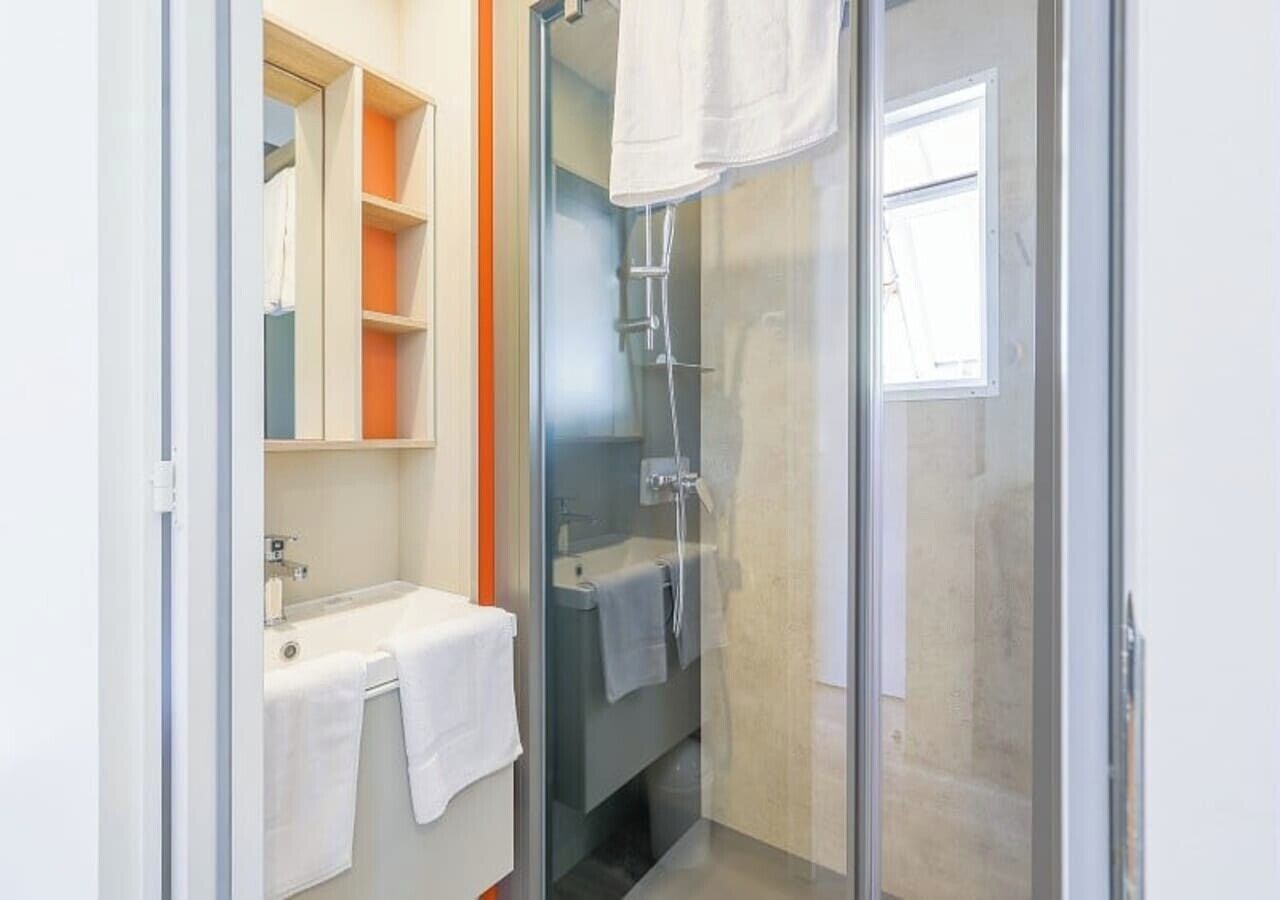 Mobile Premium-Unterkunft, 3 Schlafzimmer, Klimaanlage | Badezimmer
