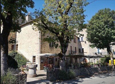 MAGNIFICENT Gîte for 4 to 10 people in NAGES 81/LAC DU LAOUZAS/HAUT LANGUEDOC