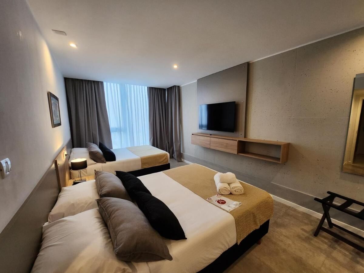 Elegant Stay Near Plaza Estrada With Outdoor Pool Free Breakfast And Parking - Río Cuarto